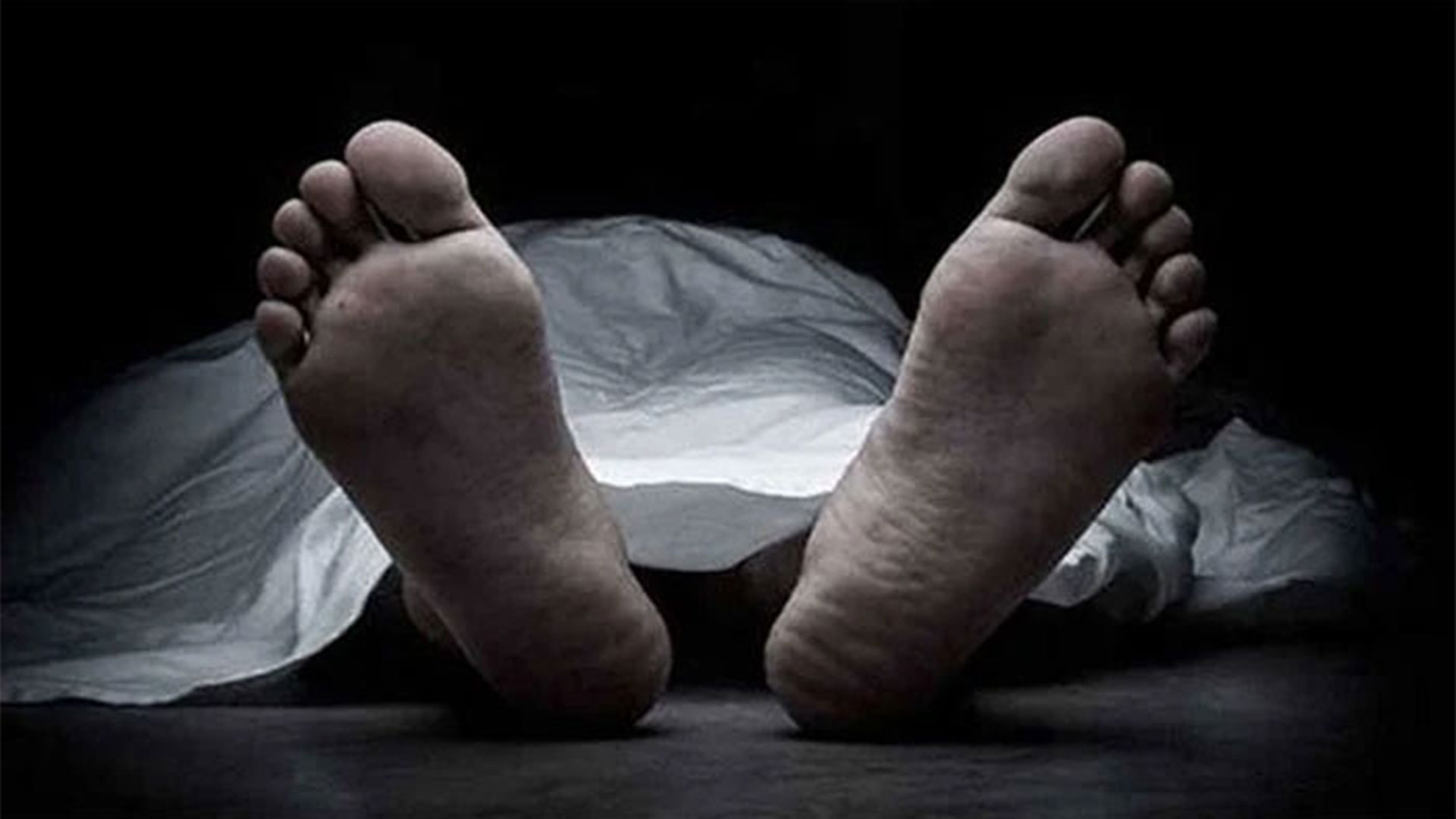 নাটোরে স্ত্রীকে ভিডিও কলে রেখে গ্রাম পুলিশের আত্মহত্যা