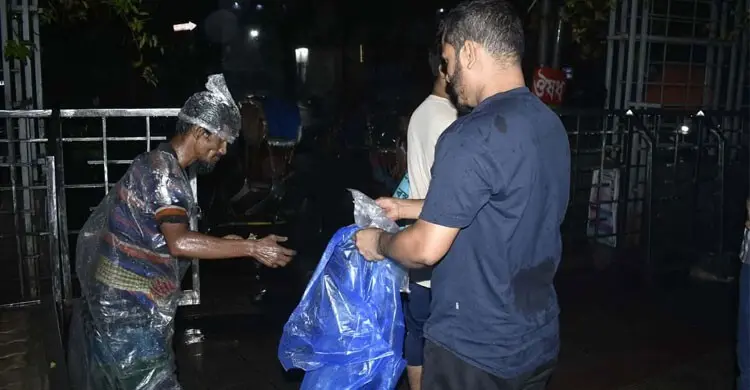 রাজধানীজুড়ে দেড় ঘণ্টার বৃষ্টিতে স্বস্তি ও জলজট, কালবৈশাখীর পূর্বাভাস অব্যাহত